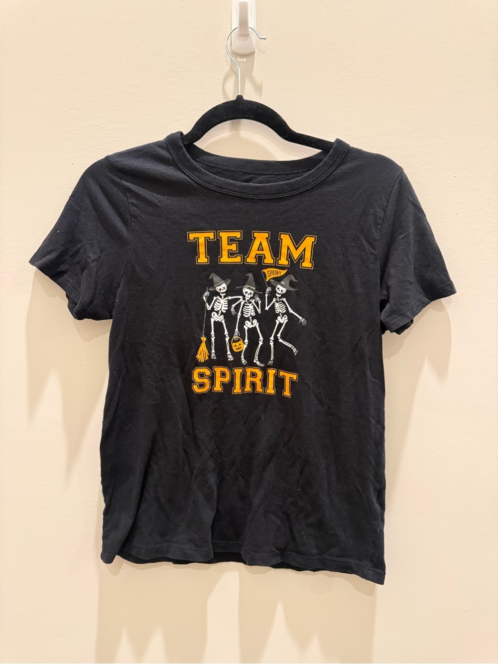 Old Navy Women’s XS Team Spirit Skeleton Graphic Tee